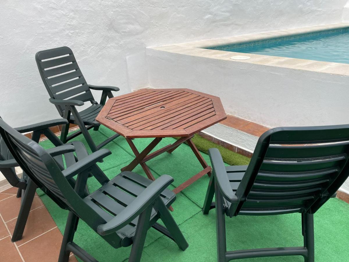 Nuevo Con Piscina En El Centro 